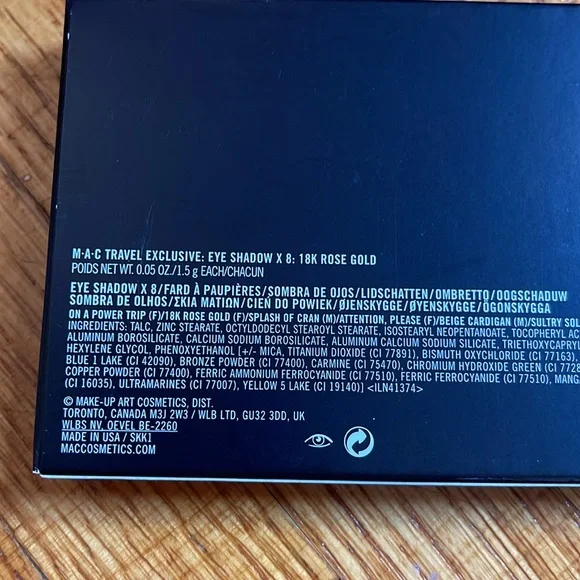 MAC Travel Exclusive Eyeshadow Palette in 18k Rose Gold